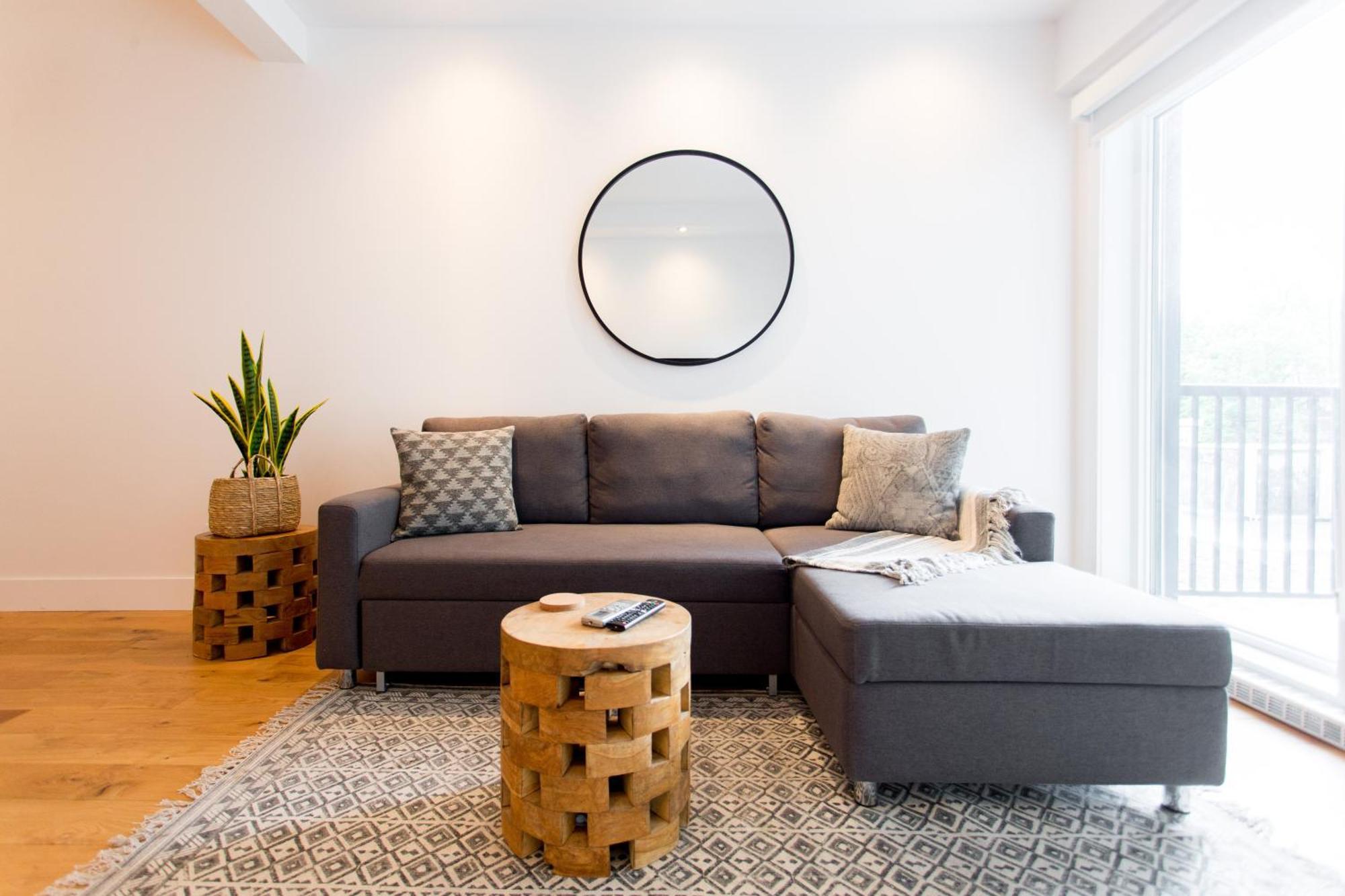 Hip, Stylish Apartment In Little Italy By Den Stays A Монреаль Номер фото